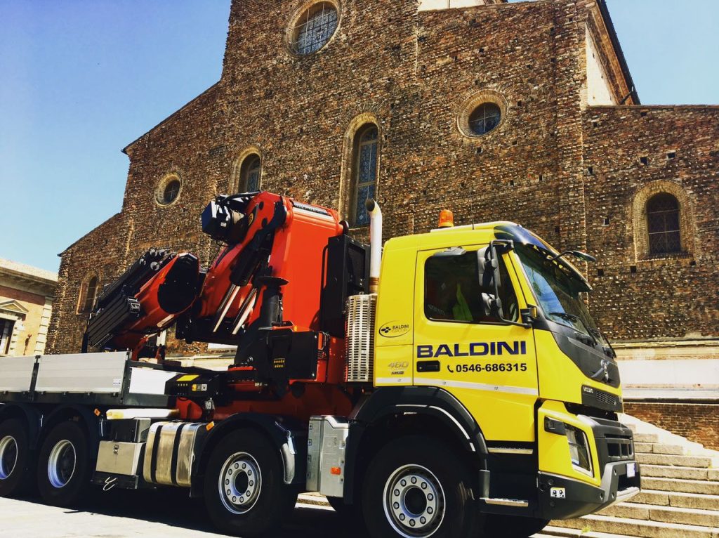 Baldini group opeartore gru su autocarro